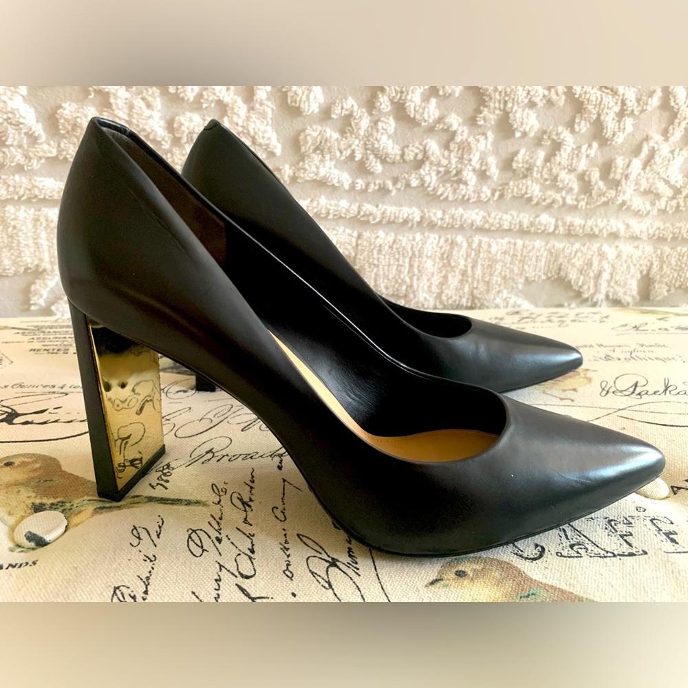 NWT Donna Karan Pumps: Super Soft Black Leather 4”Heel w/1Gold Mirror Side 10